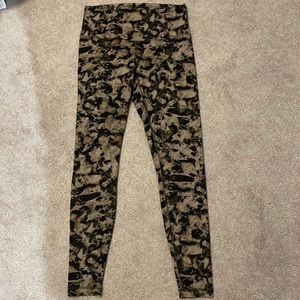 Lululemon Wunder Train High-Rise 28”